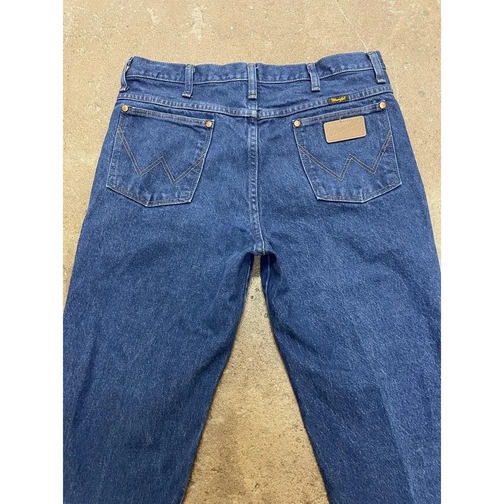 Wrangler‎ 938PWD Jeans Mens 34x30 Medium Wash Blue Denim Straight Leg Zip Fly